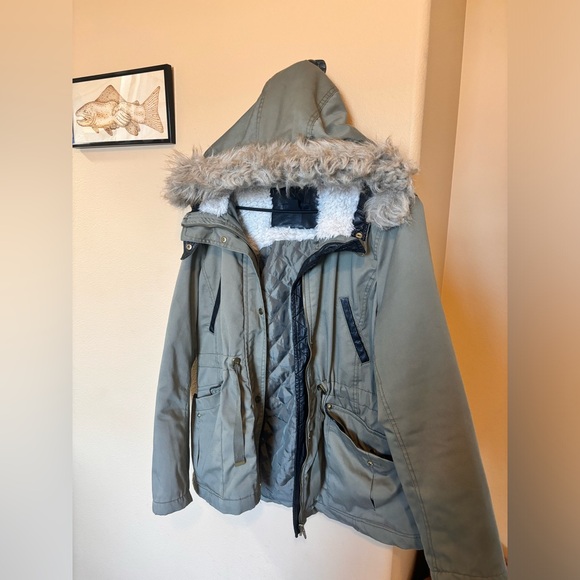 H&M Jackets & Blazers - H&M utility jacket